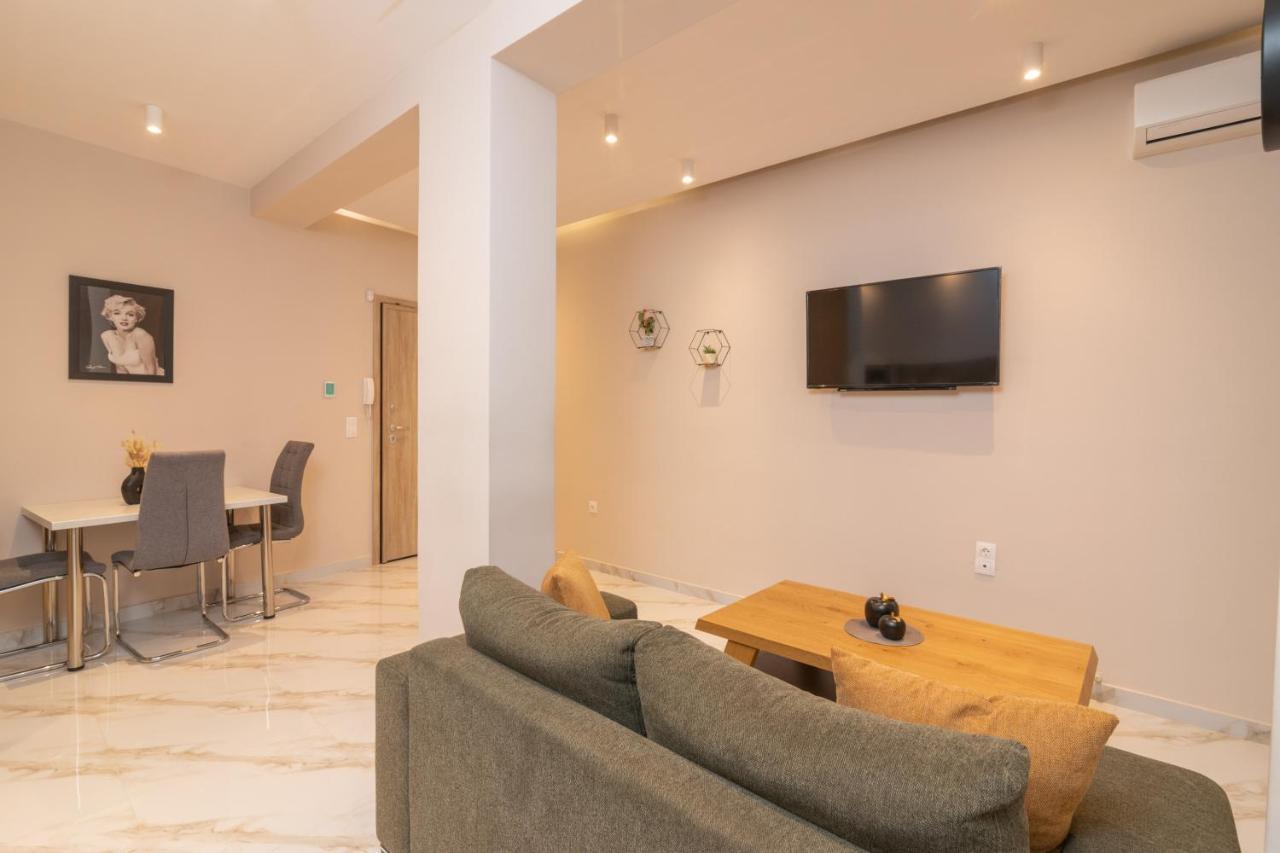 White Lux Heaven Saint Dimitrios Apartment Tesalonika Bagian luar foto