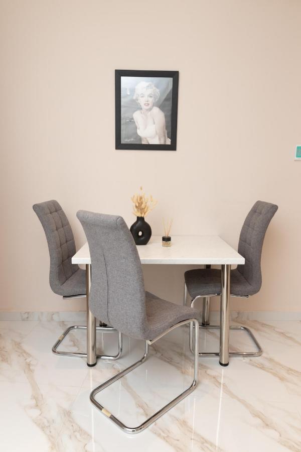 White Lux Heaven Saint Dimitrios Apartment Tesalonika Bagian luar foto