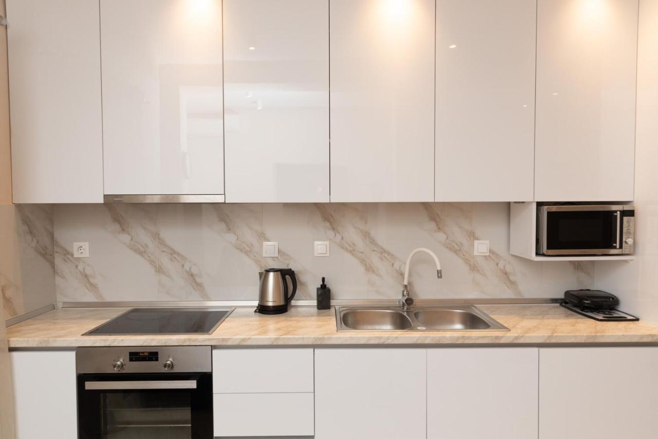 White Lux Heaven Saint Dimitrios Apartment Tesalonika Bagian luar foto