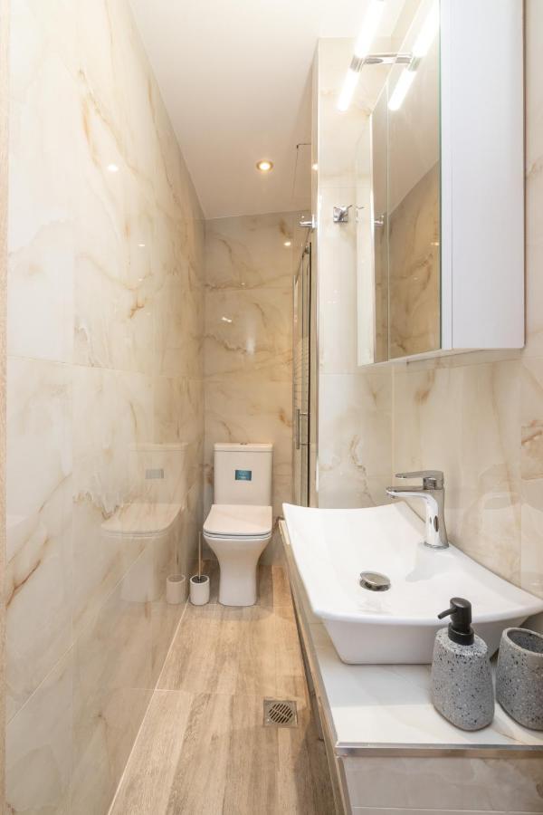 White Lux Heaven Saint Dimitrios Apartment Tesalonika Bagian luar foto