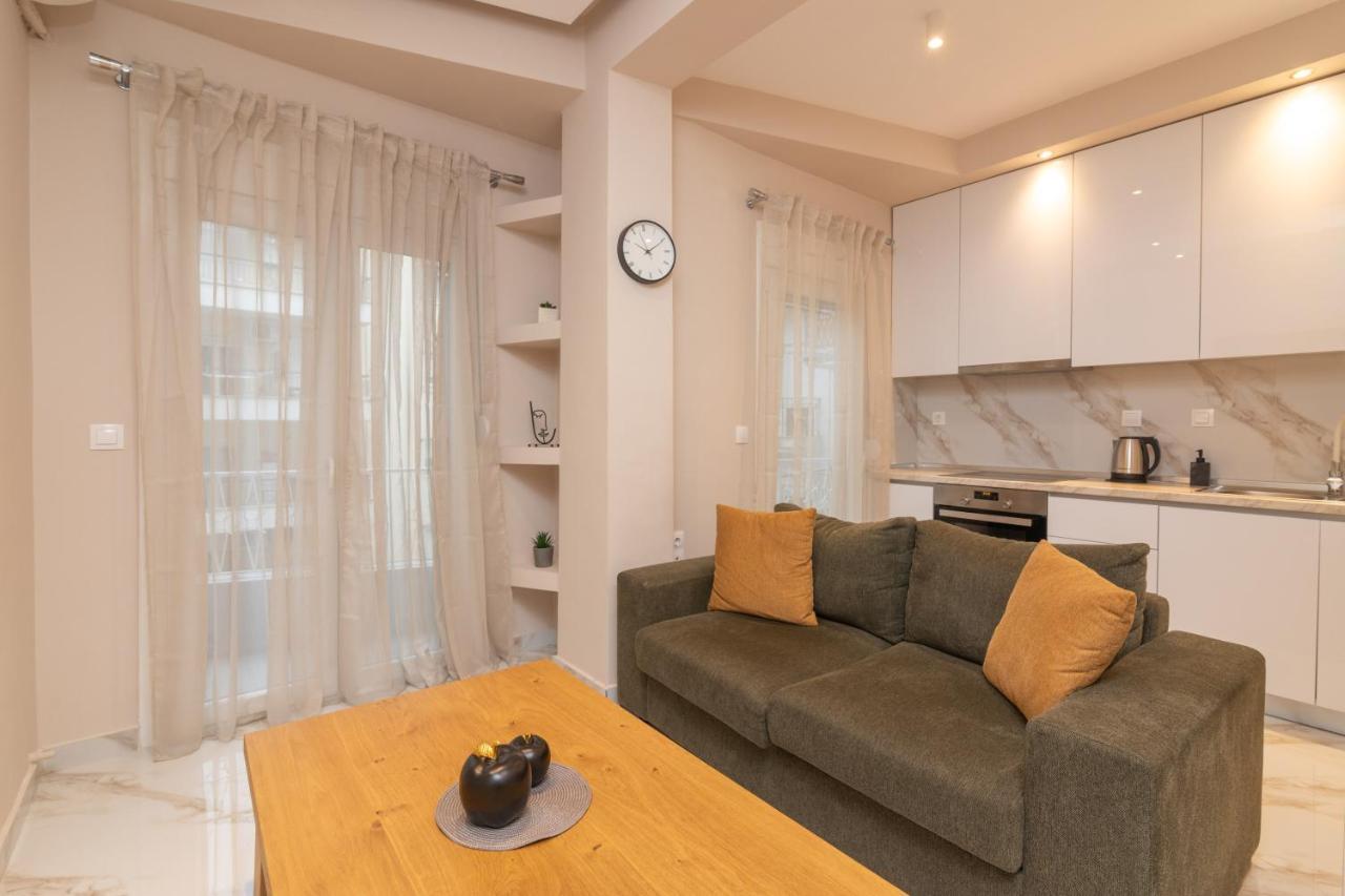 White Lux Heaven Saint Dimitrios Apartment Tesalonika Bagian luar foto